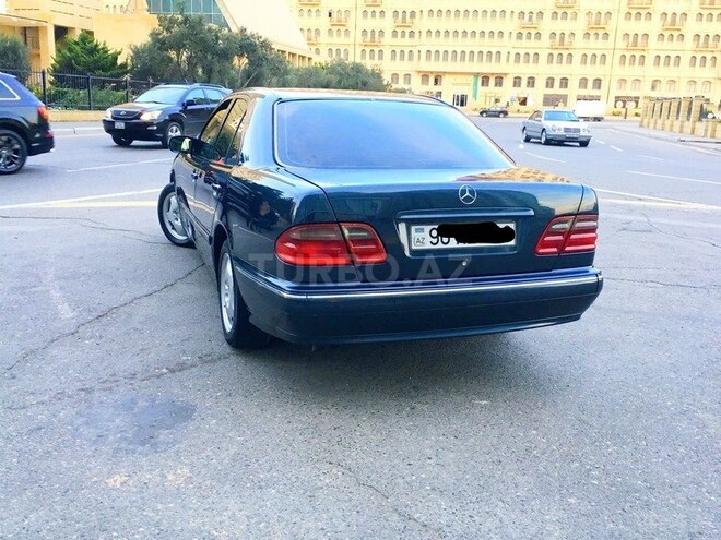 Mercedes E 220 1999, 329,001 km - 2.2 л - Bakı