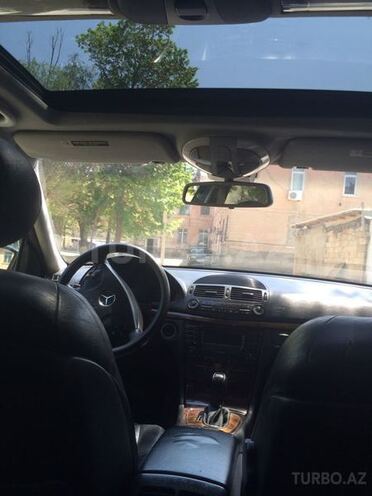 Mercedes E 220 2002, 380,000 km - 0.2 l - Sumqayıt