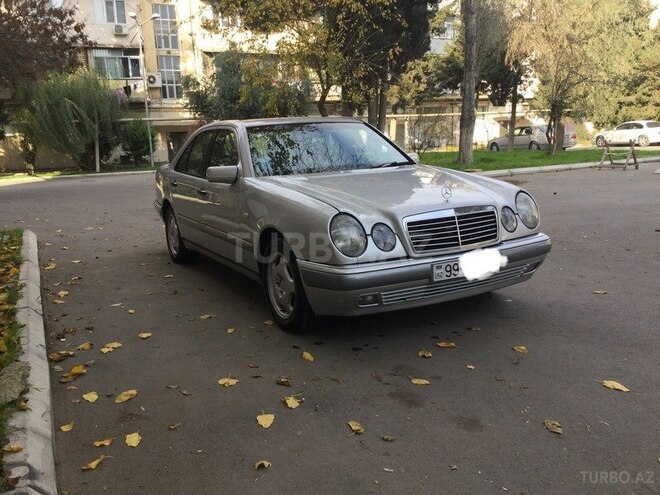 Mercedes E 240 1999, 214,000 km - 2.4 l - Bakı