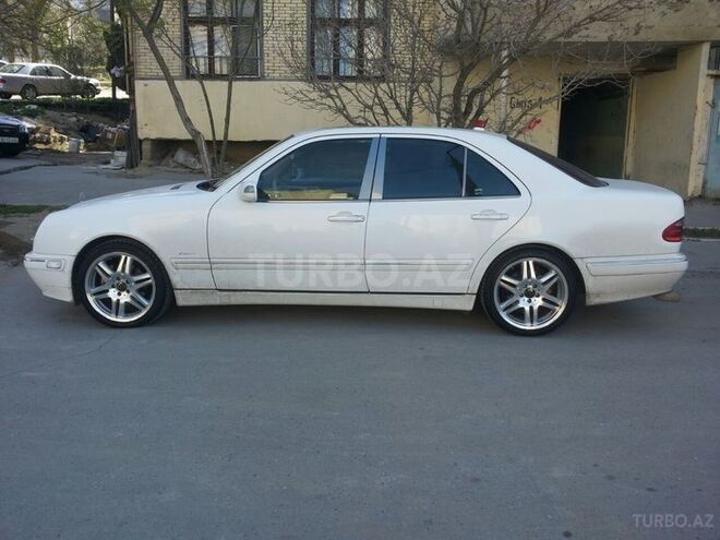 Mercedes E 320 2000, 268,000 km - 3.2 л - Bakı