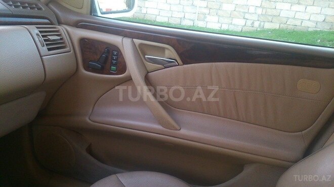 Mercedes E 320 2000, 268,000 km - 3.2 л - Bakı