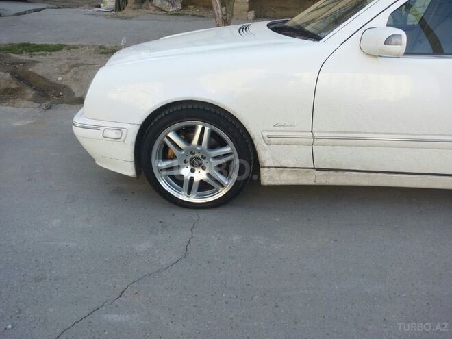 Mercedes E 320 2000, 268,000 km - 3.2 л - Bakı