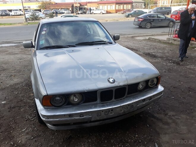 BMW 535 1988, 300,000 km - 3.5 l - Bakı