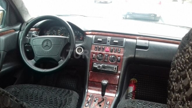 Mercedes E 200 1998, 236,700 km - 2.0 l - Ağdaş