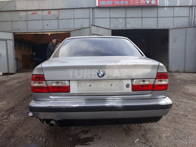 BMW 535 1988, 300,000 km - 3.5 l - Bakı