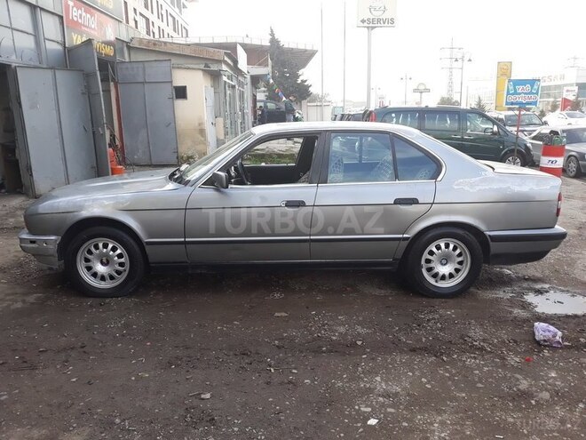 BMW 535 1988, 300,000 km - 3.5 l - Bakı