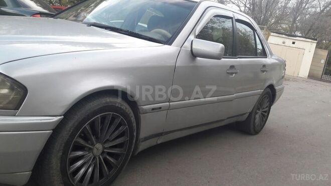 Mercedes C 200 1995, 270,000 km - 2.0 л - Bakı