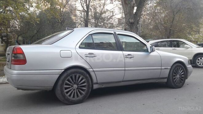 Mercedes C 200 1995, 270,000 km - 2.0 л - Bakı