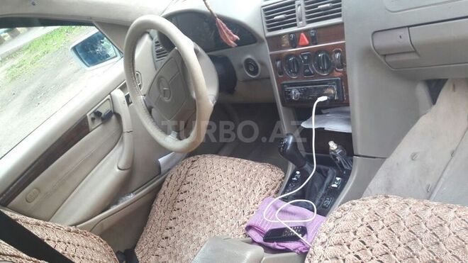 Mercedes C 200 1995, 270,000 km - 2.0 л - Bakı