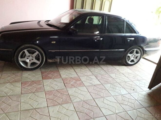 Mercedes E 230 1996, 260,000 km - 2.3 л - Bakı