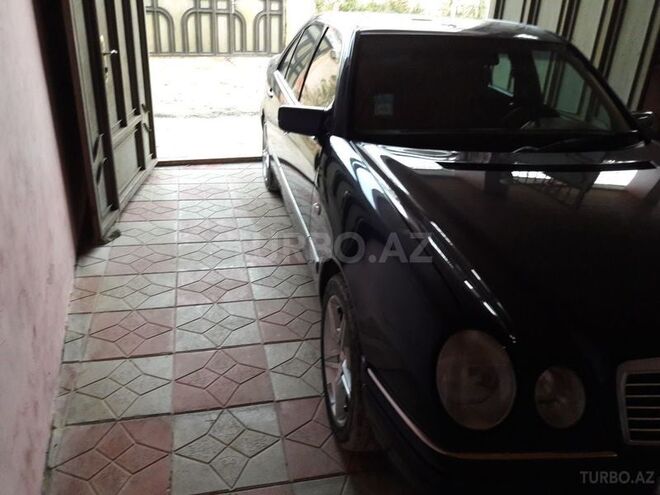 Mercedes E 230 1996, 260,000 km - 2.3 л - Bakı