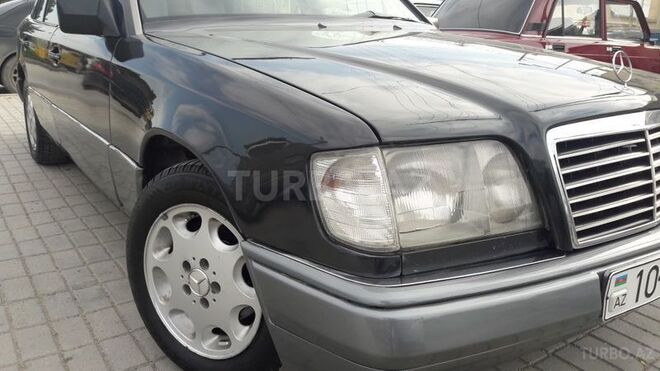Mercedes E 280 1995, 282,000 km - 2.8 l - Bakı