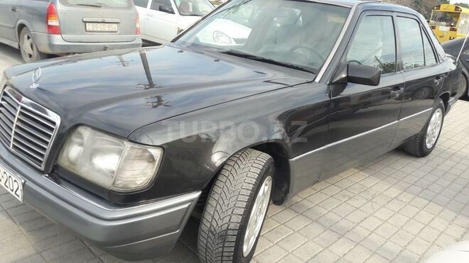 Mercedes E 280 1995, 282,000 km - 2.8 l - Bakı