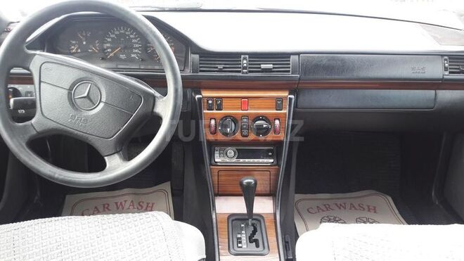 Mercedes E 280 1995, 282,000 km - 2.8 l - Bakı