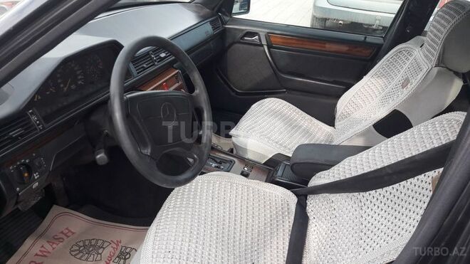Mercedes E 280 1995, 282,000 km - 2.8 l - Bakı