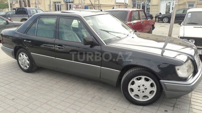 Mercedes E 280 1995, 282,000 km - 2.8 l - Bakı