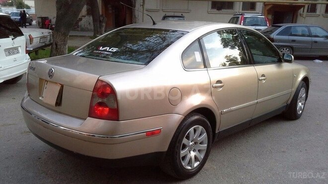 Volkswagen Passat 2002, 242,000 km - 1.8 l - Bakı