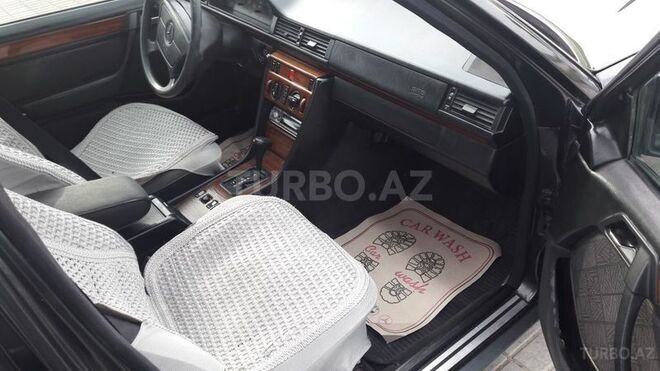 Mercedes E 280 1995, 282,000 km - 2.8 l - Bakı
