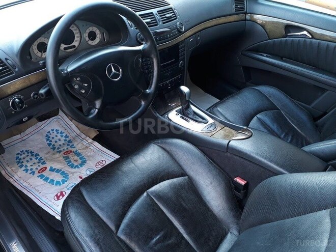 Mercedes E 240 2003, 215,000 km - 2.6 l - Bakı