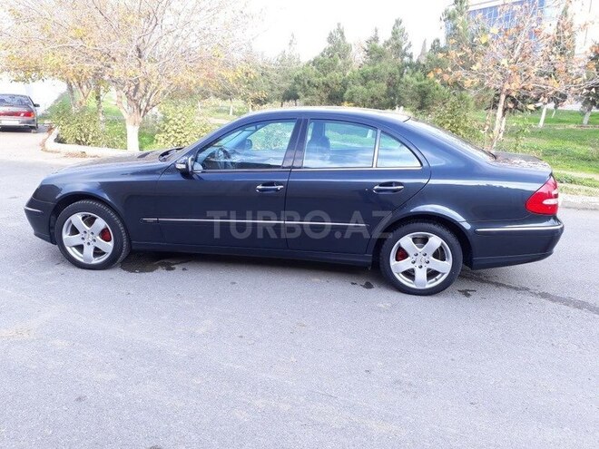 Mercedes E 240 2003, 215,000 km - 2.6 l - Bakı