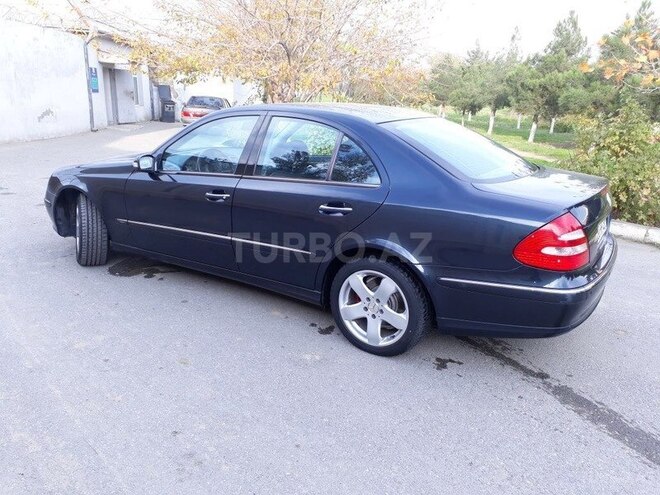 Mercedes E 240 2003, 215,000 km - 2.6 l - Bakı