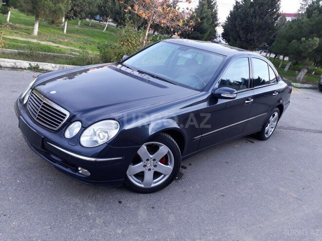 Mercedes E 240 2003, 215,000 km - 2.6 l - Bakı