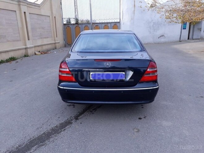 Mercedes E 240 2003, 215,000 km - 2.6 l - Bakı