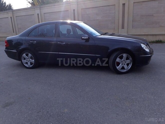 Mercedes E 240 2003, 215,000 km - 2.6 l - Bakı