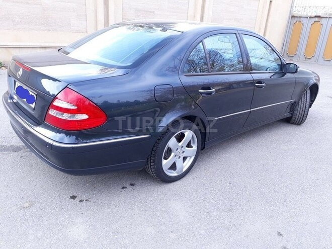 Mercedes E 240 2003, 215,000 km - 2.6 l - Bakı