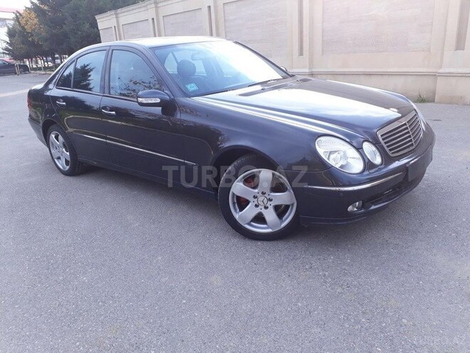 Mercedes E 240 2003, 215,000 km - 2.6 l - Bakı