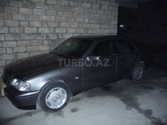 Mercedes C 180 1996, 250,000 km - 1.8 l - Zaqatala