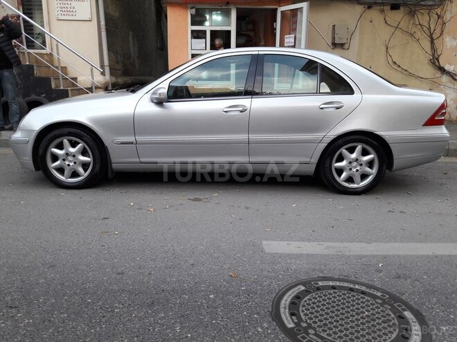 Mercedes C 240 2000, 251,000 km - 0.3 l - Bakı