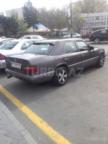 Mercedes E 250 1994, 687,000 km - 2.5 l - Bakı