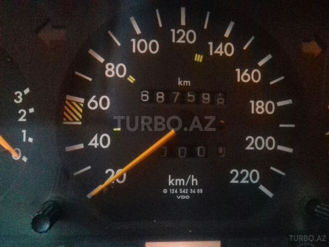 Mercedes E 250 1994, 687,000 km - 2.5 l - Bakı