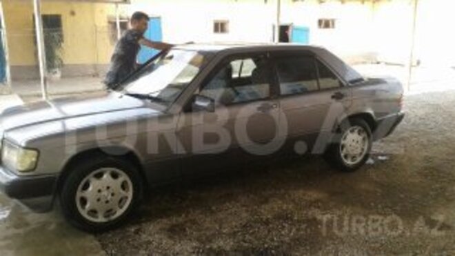 Mercedes E 180 1991, 285,432 km - 1.8 l - Biləsuvar