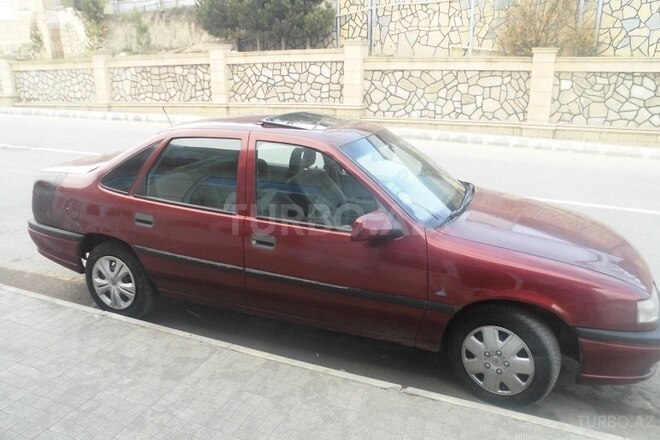 Opel Vectra 1993, 327,000 km - 1.6 l - Şamaxı