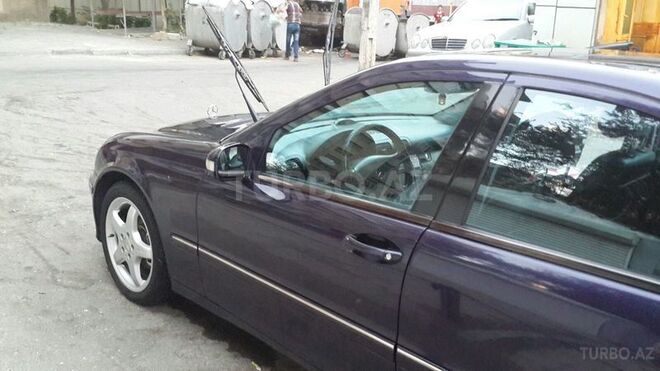 Mercedes C 220 2001, 255,000 km - 2.2 l - Bakı