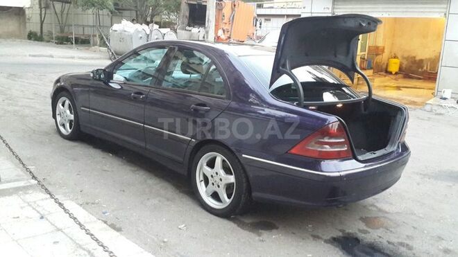 Mercedes C 220 2001, 255,000 km - 2.2 l - Bakı