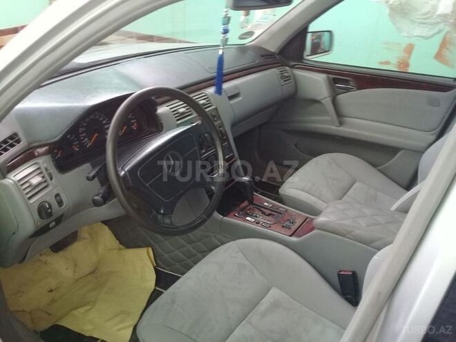 Mercedes E 200 1998, 304,000 km - 2.0 l - Bakı