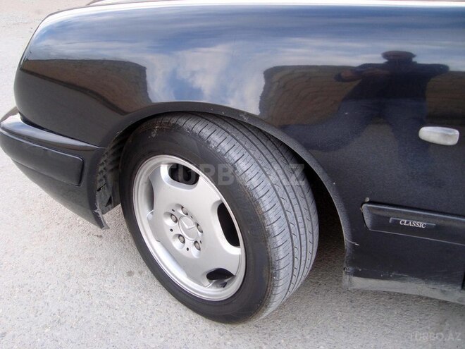 Mercedes E 200 1998, 245,000 km - 2.0 l - Bakı