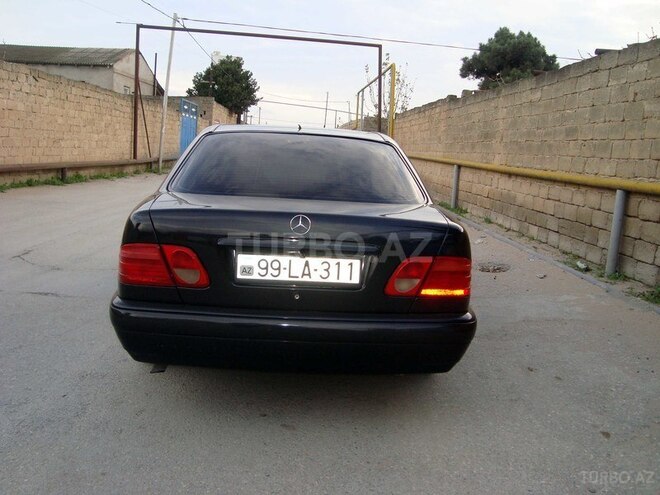 Mercedes E 200 1998, 245,000 km - 2.0 l - Bakı