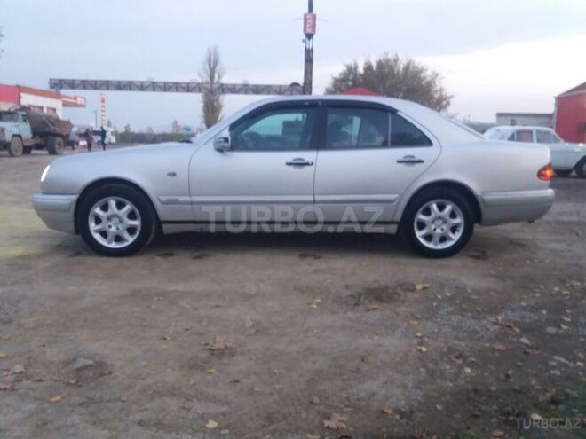 Mercedes E 220 1998, 264,350 km - 2.2 l - Ağstafa