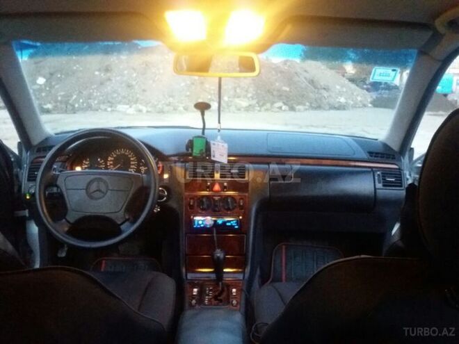 Mercedes E 220 1998, 264,350 km - 2.2 l - Ağstafa
