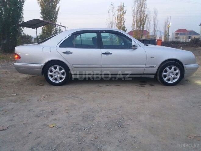 Mercedes E 220 1998, 264,350 km - 2.2 l - Ağstafa