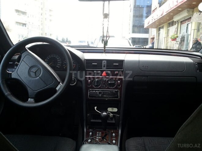 Mercedes C 240 1998, 255,000 km - 2.4 l - Bakı