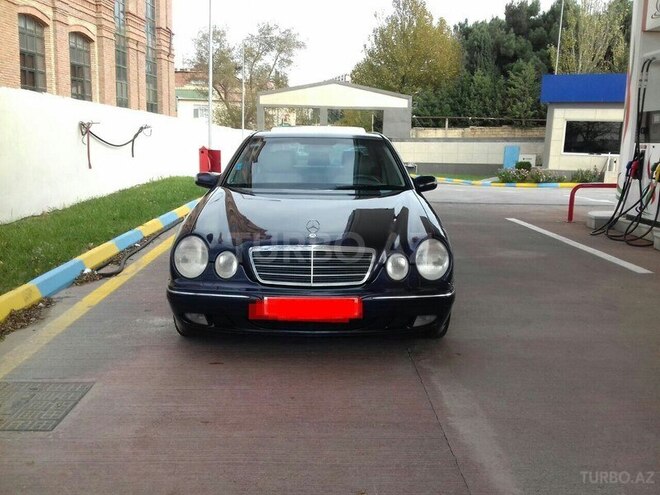 Mercedes E 240 2001, 176,000 km - 2.4 л - Bakı