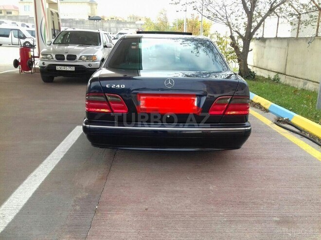 Mercedes E 240 2001, 176,000 km - 2.4 л - Bakı