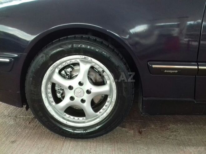 Mercedes E 240 2001, 176,000 km - 2.4 л - Bakı