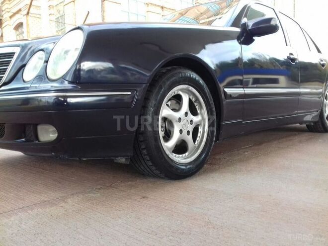 Mercedes E 240 2001, 176,000 km - 2.4 л - Bakı