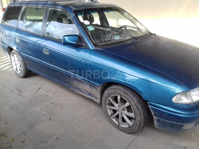 Opel Astra 1994, 350,000 km - 1.6 l - Gəncə